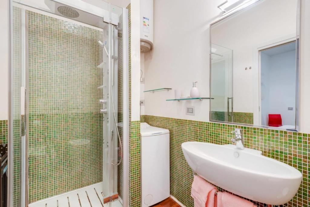 Amazing Apt In The Heart Of Pta Venezia Milan Bagian luar foto
