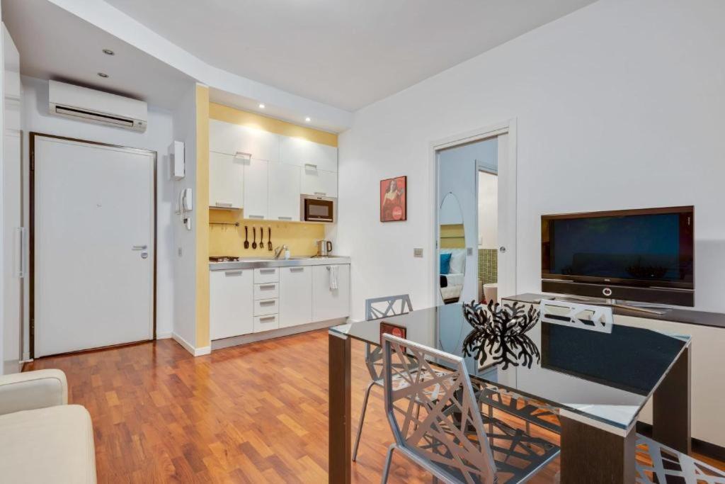 Amazing Apt In The Heart Of Pta Venezia Milan Bagian luar foto