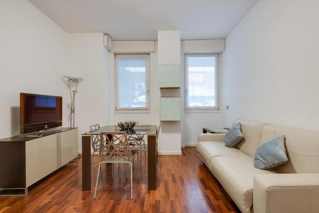 Amazing Apt In The Heart Of Pta Venezia Milan Bagian luar foto