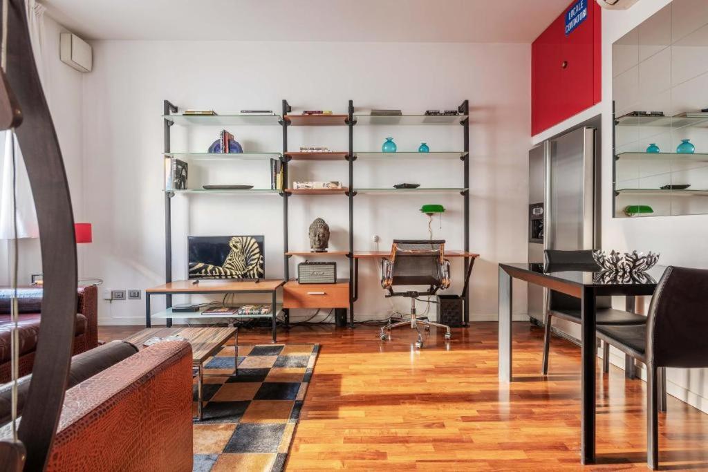 Amazing Apt In The Heart Of Pta Venezia Milan Bagian luar foto